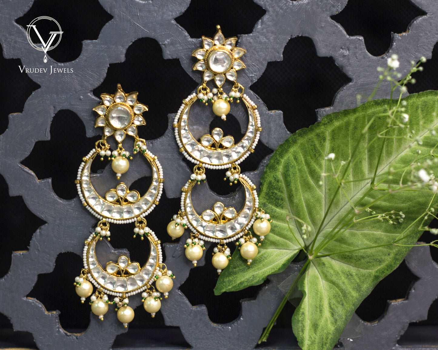 Jadau Earrings. JE506831