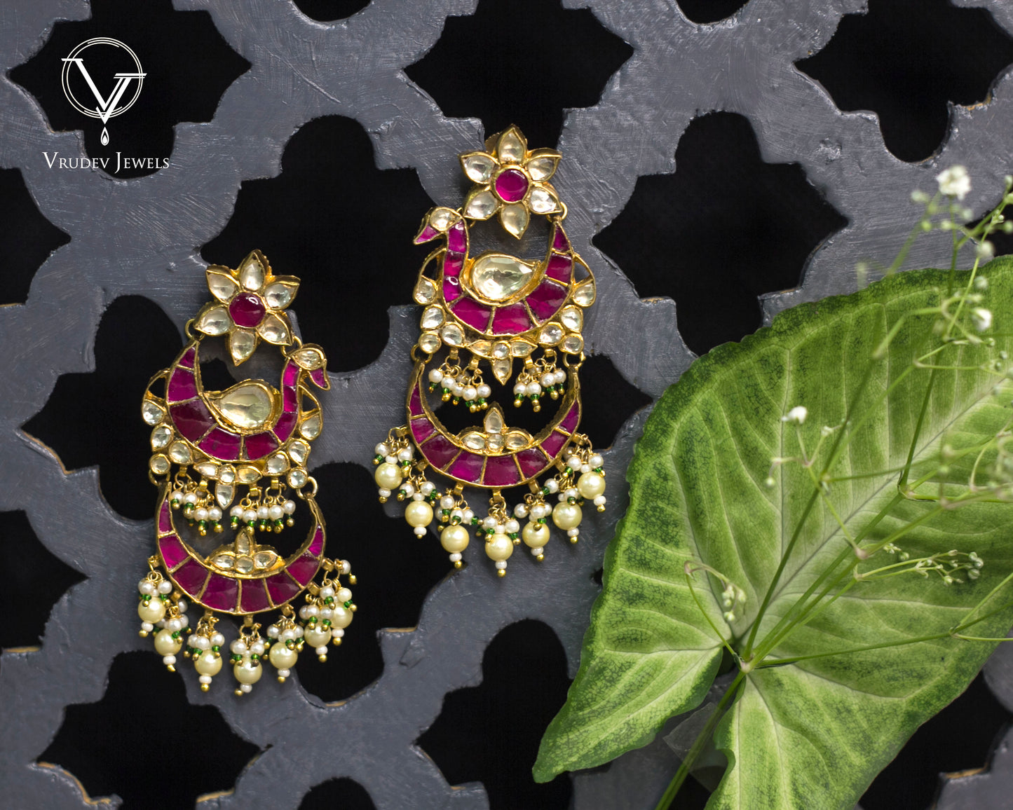 Jadau Earrings JE575